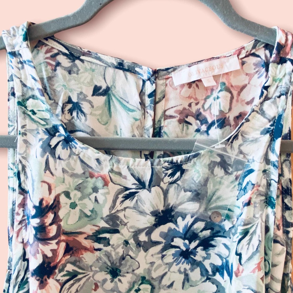 NEW Olivaceous Feminine Floral Cold Shoulder Top Small NWT - Picture 2 of 3